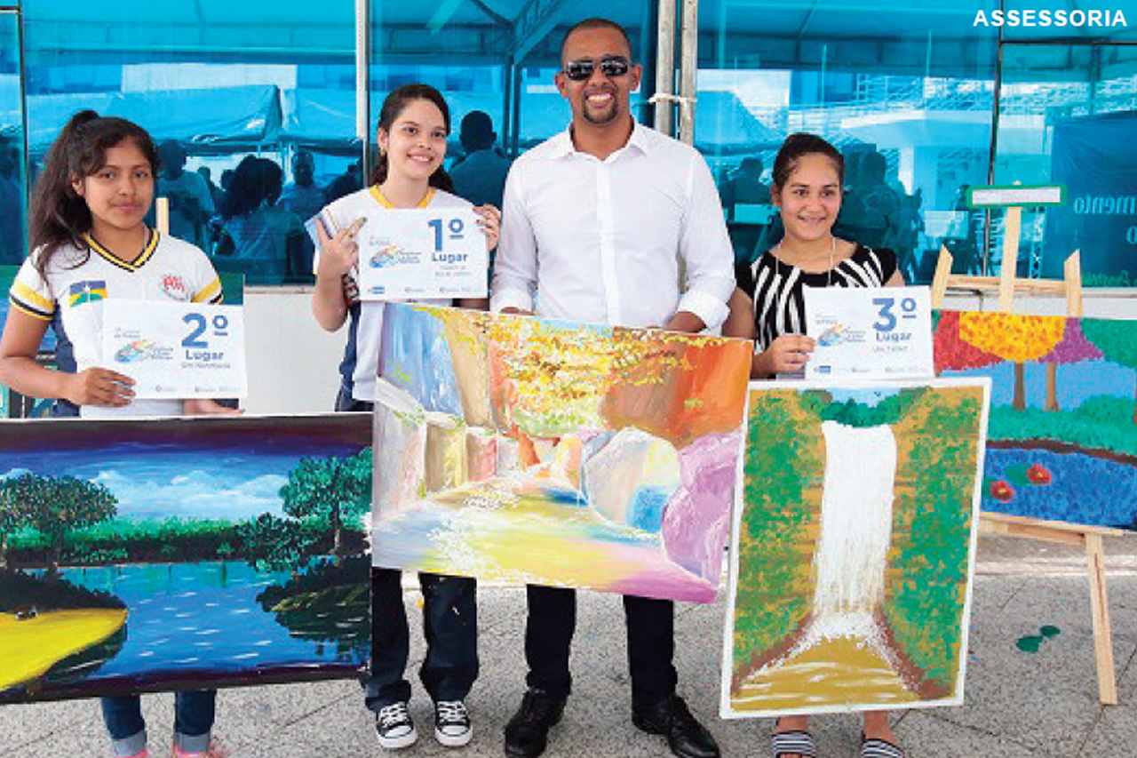 Jhony Paixão entrega premiação do concurso estadual de pintura