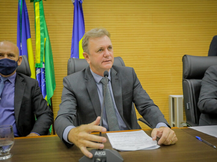 Luizinho Goebel enaltece harmonia do Governo com os demais Poderes do Estado em sessão que aprovou a compra de vacinas contra a covid-19