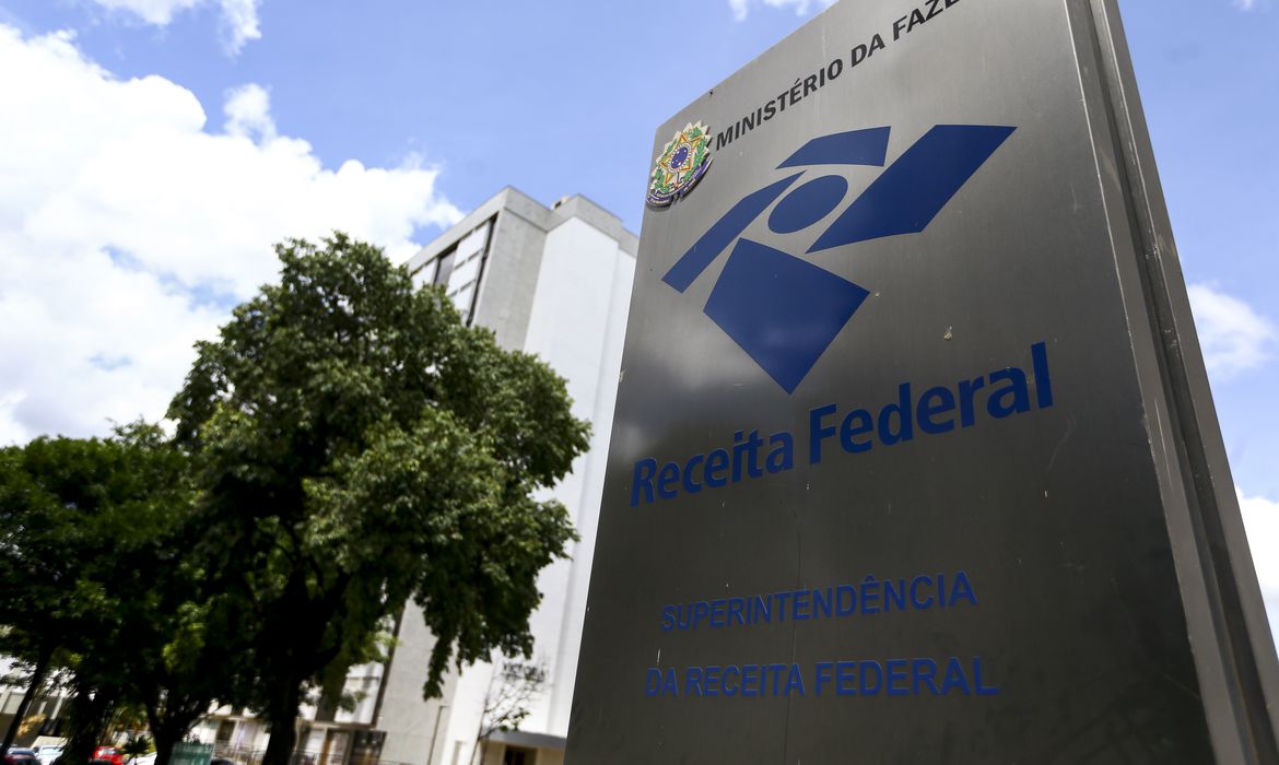 Receita lança edital para negociar dívidas em litígio de contribuintes