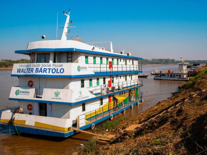 ‘Barco Saúde’ inicia viagem pelo rio Madeira para levar 2ª dose da vacina contra a Covid em RO