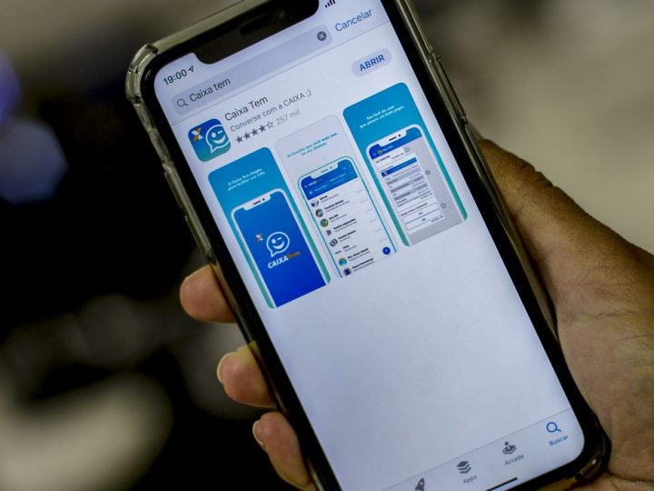 Caixa oferece crédito de R$ 300 a R$ 1 mil pelo celular