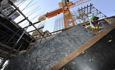 FGV: confiança da construção cai em outubro após cinco meses de alta