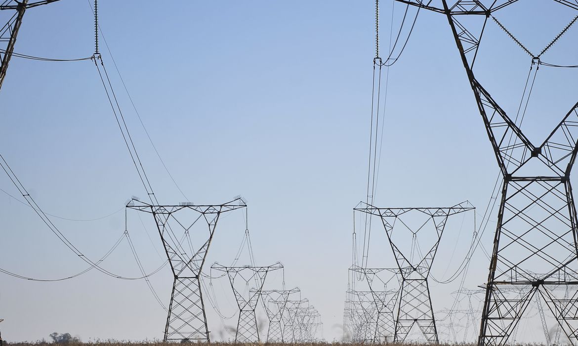 Governo mantém regras excepcionais no setor de energia elétrica