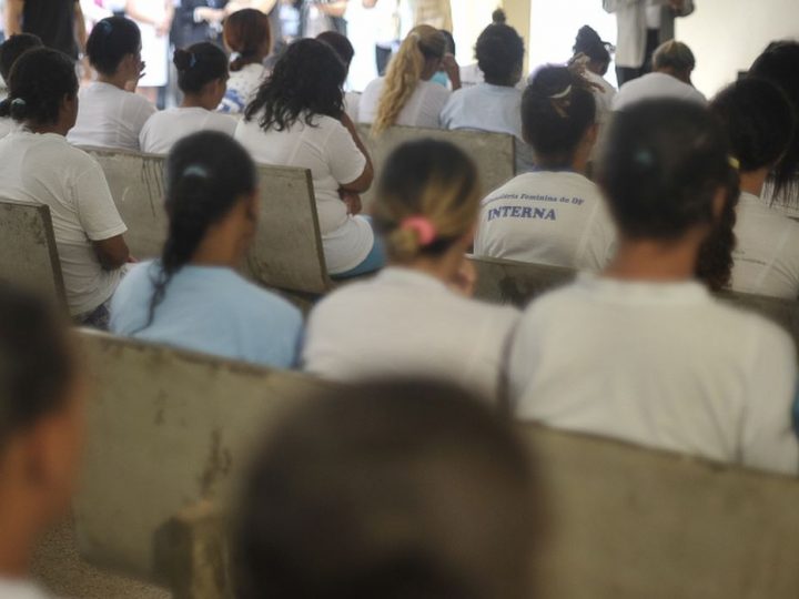 Internos do sistema prisional fazem prova do Encceja para ensino médio