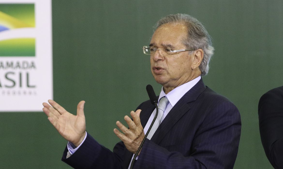 Ministro diz que privatização da Petrobras ampliaria investimentos