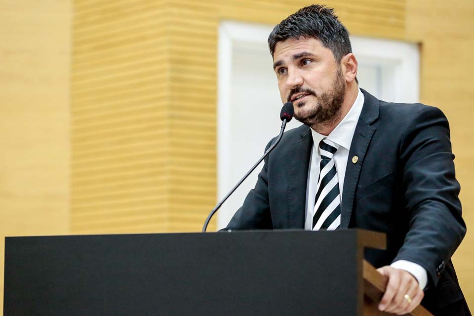 Jean Mendonça anuncia possível paralisação dos servidores do DER