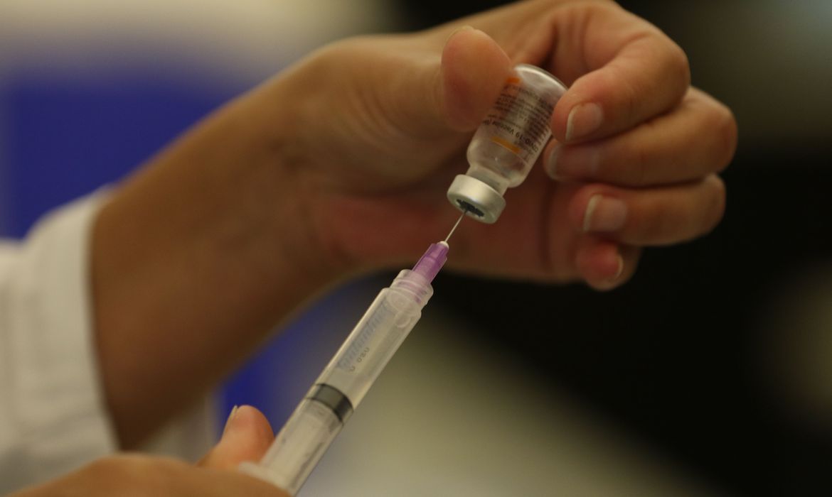 Covid-19 : vacinação infantil é mais lenta em estados com IDH menor