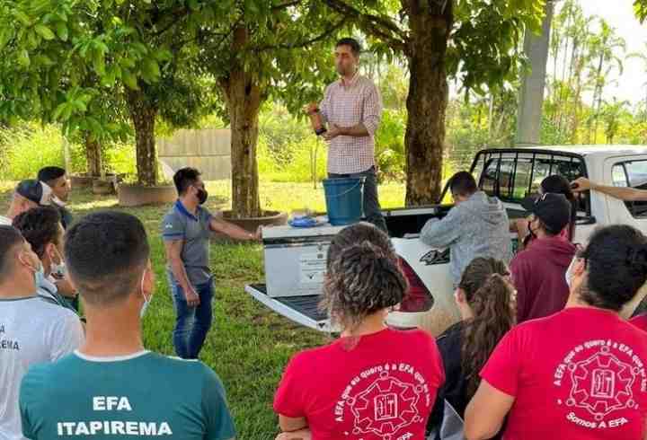Ji-Paraná: Idaron promove ações educativas sobre defesa agropecuária e meio ambiente em escola agrícola