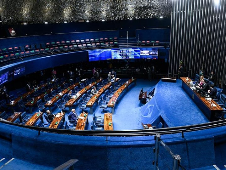 Piso fixo de R$ 400 incluído na MP do Auxílio Brasil tem de ser votado até dia 16