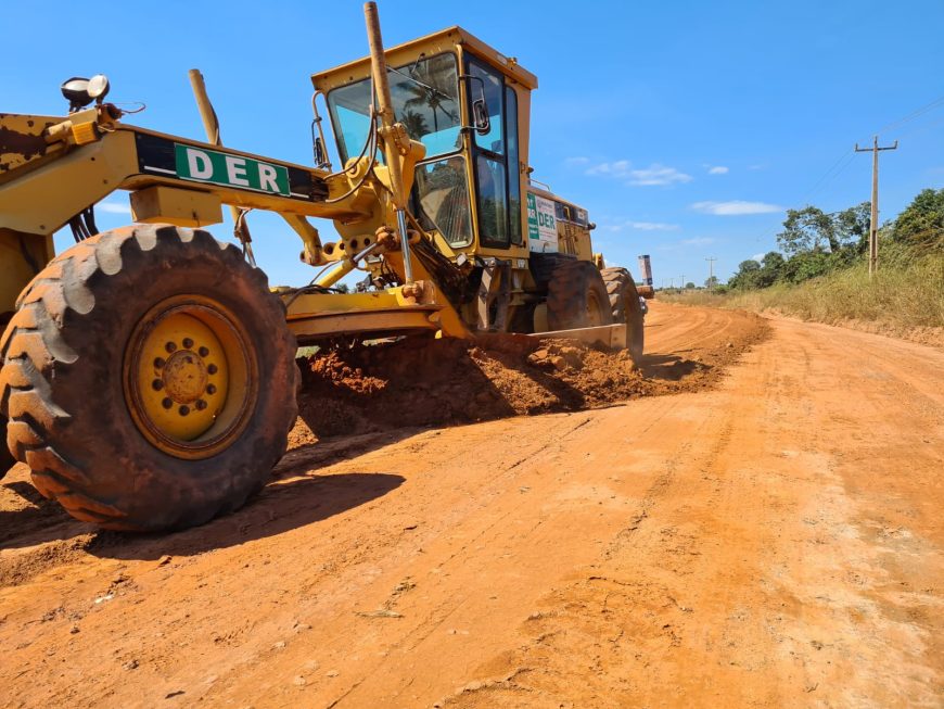 Pimenta Bueno: Regional do DER executa manutenção e melhorias nas rodovias 370, 494 e 495