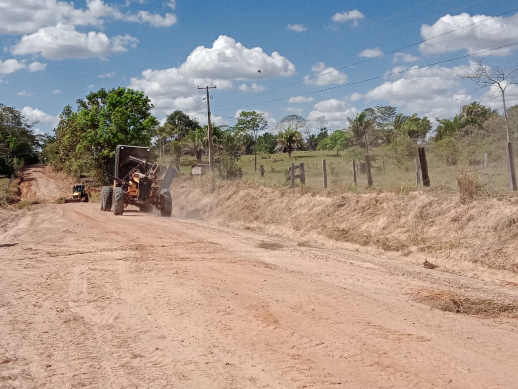 Jaru: Prefeitura  segue com serviços de recuperação de estradas na região de Tarilândia