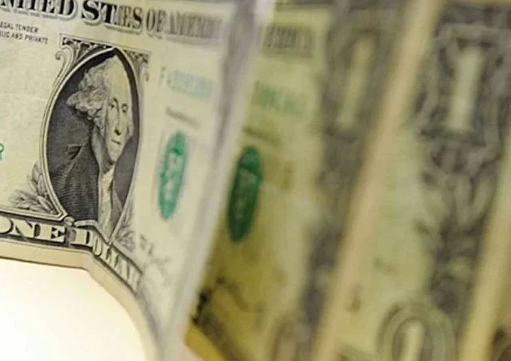 Recessão global e PEC Eleitoral devem pressionar dólar no curto prazo