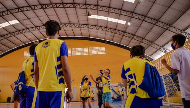 Porto Velho: Programa Talentos do Futuro amplia vagas gratuitas nas modalidades de Voleibol e Handebol