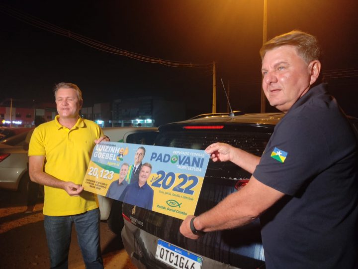 Luizinho Goebel começa campanha com adesivaço em comitê acompanhado de Padovani