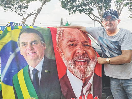 Toalhas de Bolsonaro e Lula. QUAL VENDE MAIS?
