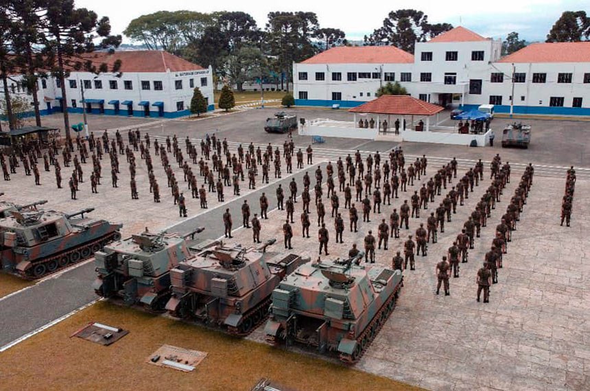 Brasil doa 21 veículos blindados do Exército ao Uruguai