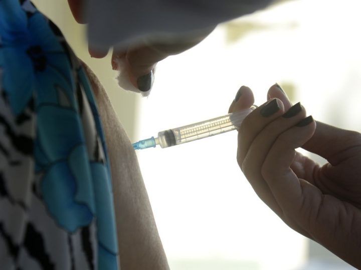 Pesquisa indica espaço para avançar na adesão de adultos à vacinação