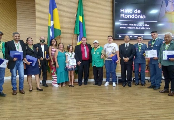 Deputado Dr. Neidson entrega Medalhas do Mérito Legislativo e Mérito Cultural à personalidades de Rondônia