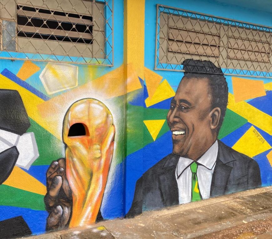 Porto Velho: Artistas grafiteiros embelezam o muro do Estádio Aluízio Ferreira