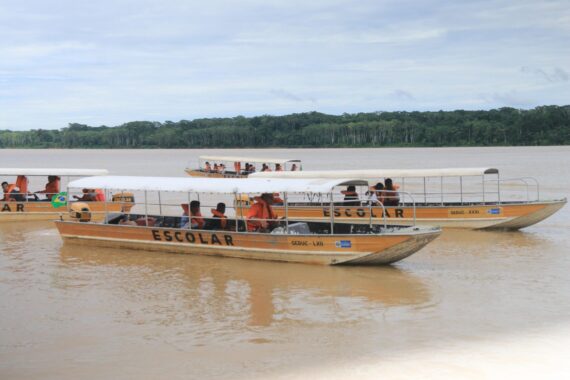 Governo de Rondônia entrega embarcações para transporte de estudantes às comunidades ribeirinhas