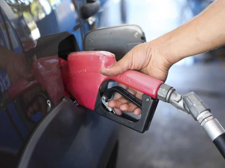 Receita confirma reoneração de gasolina e etanol no fim do mês