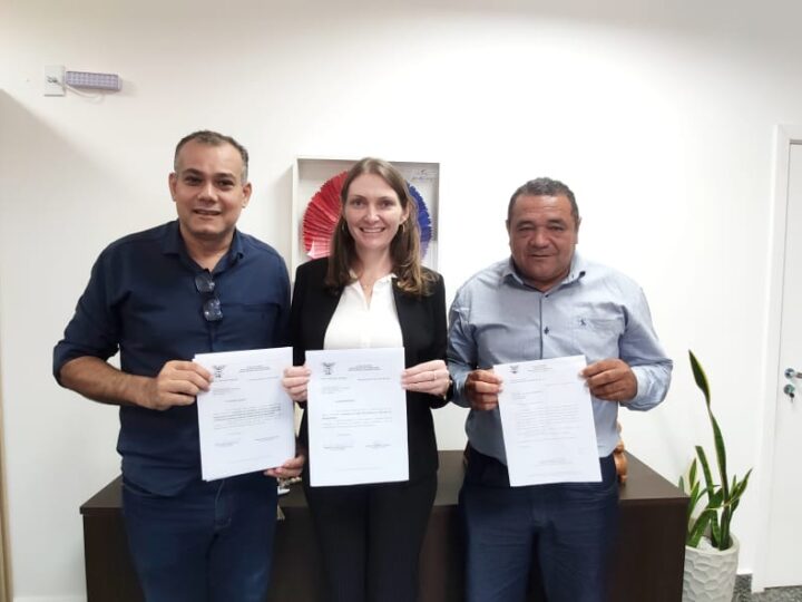 Deputada Lebrinha firma parceria com município de Seringueiras