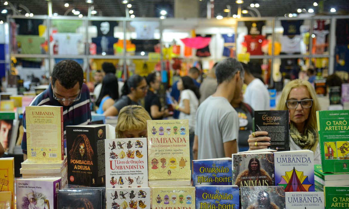 Com 600 mil visitantes, Bienal do Rio vende 5,5 milhões de livros