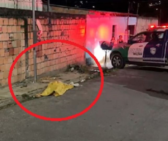 Homem com extensa ficha criminal e envolvido com o tráfico de drogas é executado a tiros após receber telefonema em comunidade na zona norte de Manaus