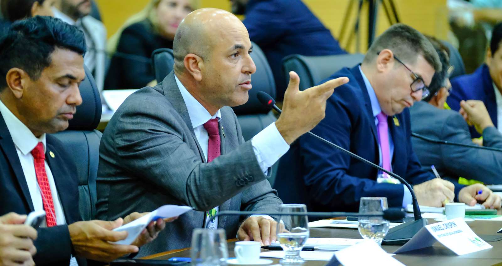 Ismael Crispin investe R$ 200 mil em Pimenta Bueno para melhorias na Secretaria de Obras
