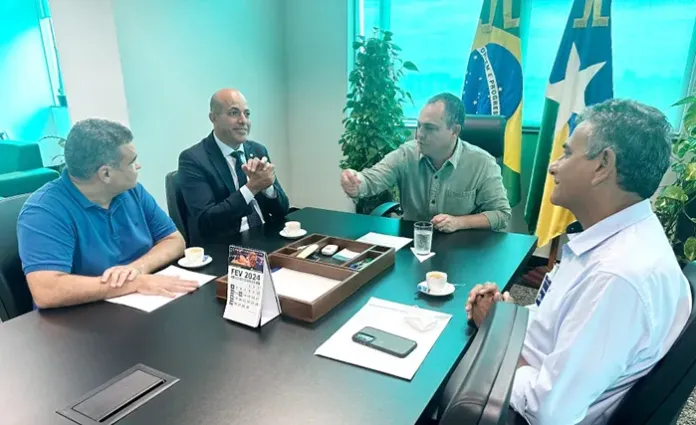 Ismael Crispin discute fomento do setor produtivo com o vice-governador e o presidente da Faperon